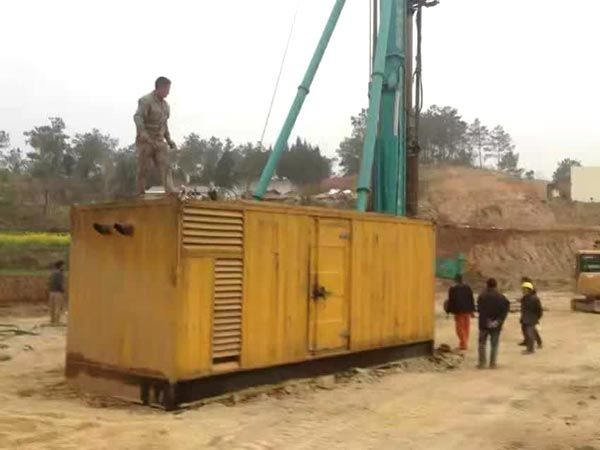 卫辉如何判断水冷式机油散热器密封件是否需要更换?